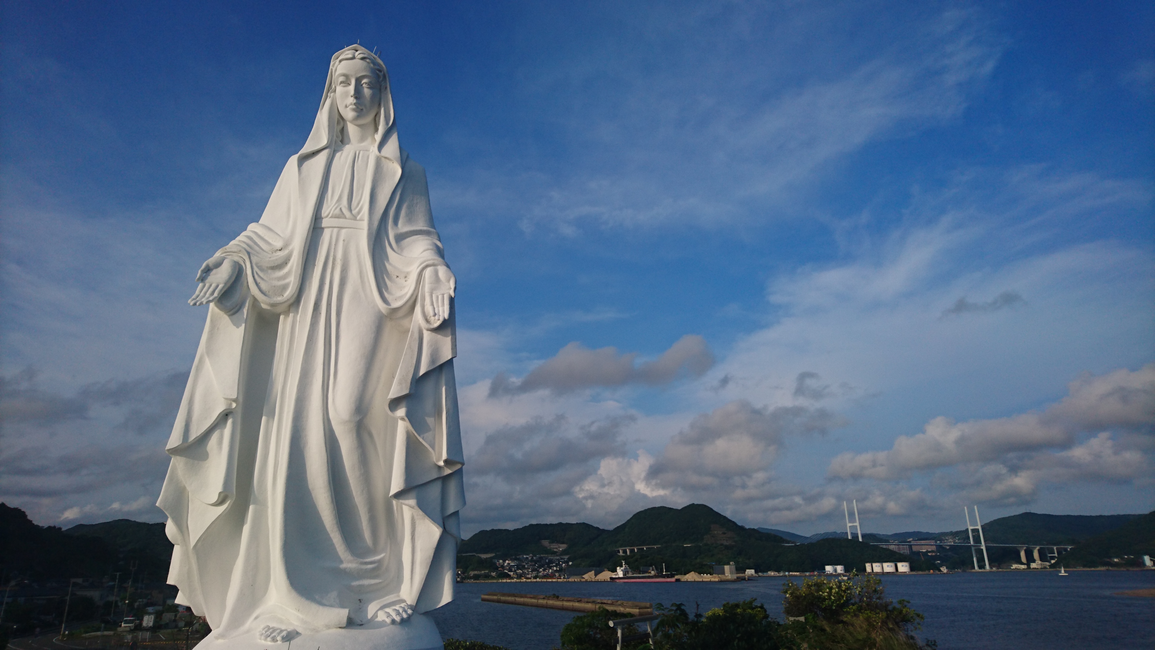 神の島の聖母像